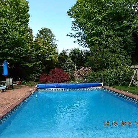 A Butlers Manor Bed & Breakfast Southampton Exterior photo