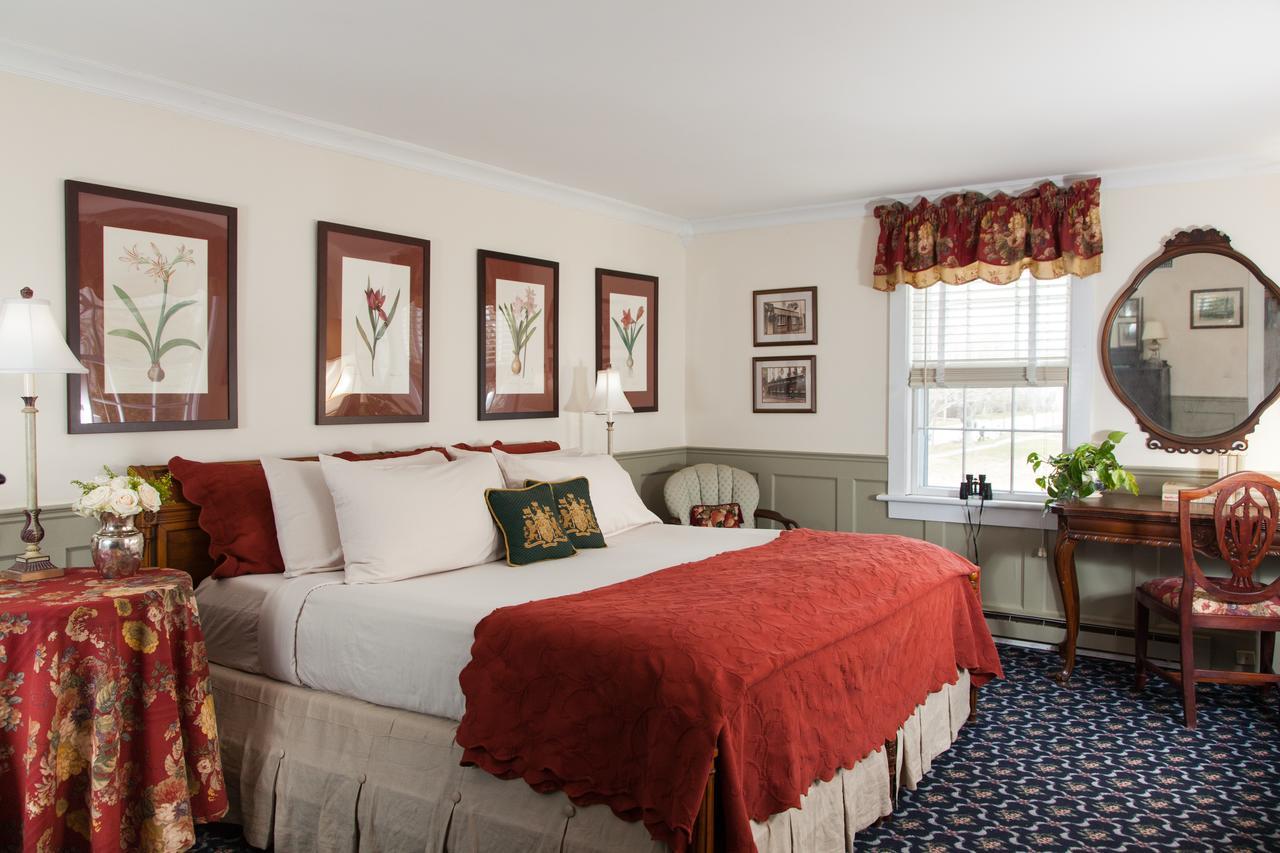 A Butlers Manor Bed & Breakfast Southampton Exterior photo