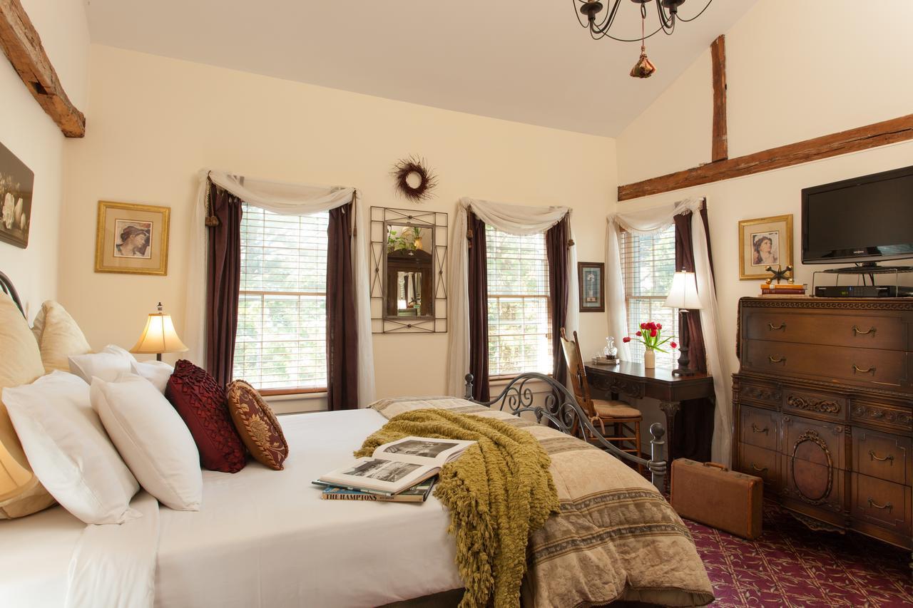 A Butlers Manor Bed & Breakfast Southampton Exterior photo