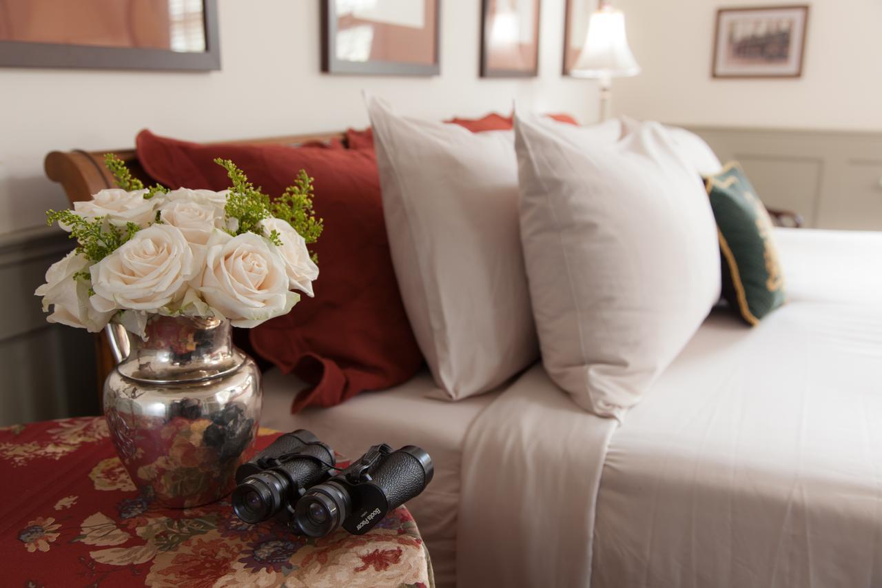 A Butlers Manor Bed & Breakfast Southampton Exterior photo