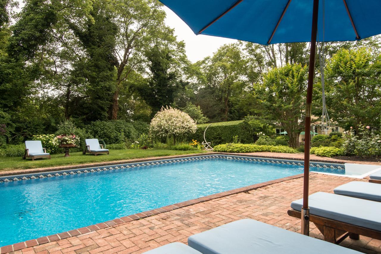 A Butlers Manor Bed & Breakfast Southampton Exterior photo