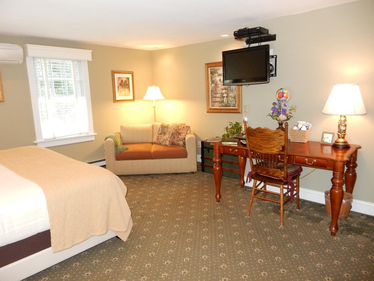 A Butlers Manor Bed & Breakfast Southampton Exterior photo