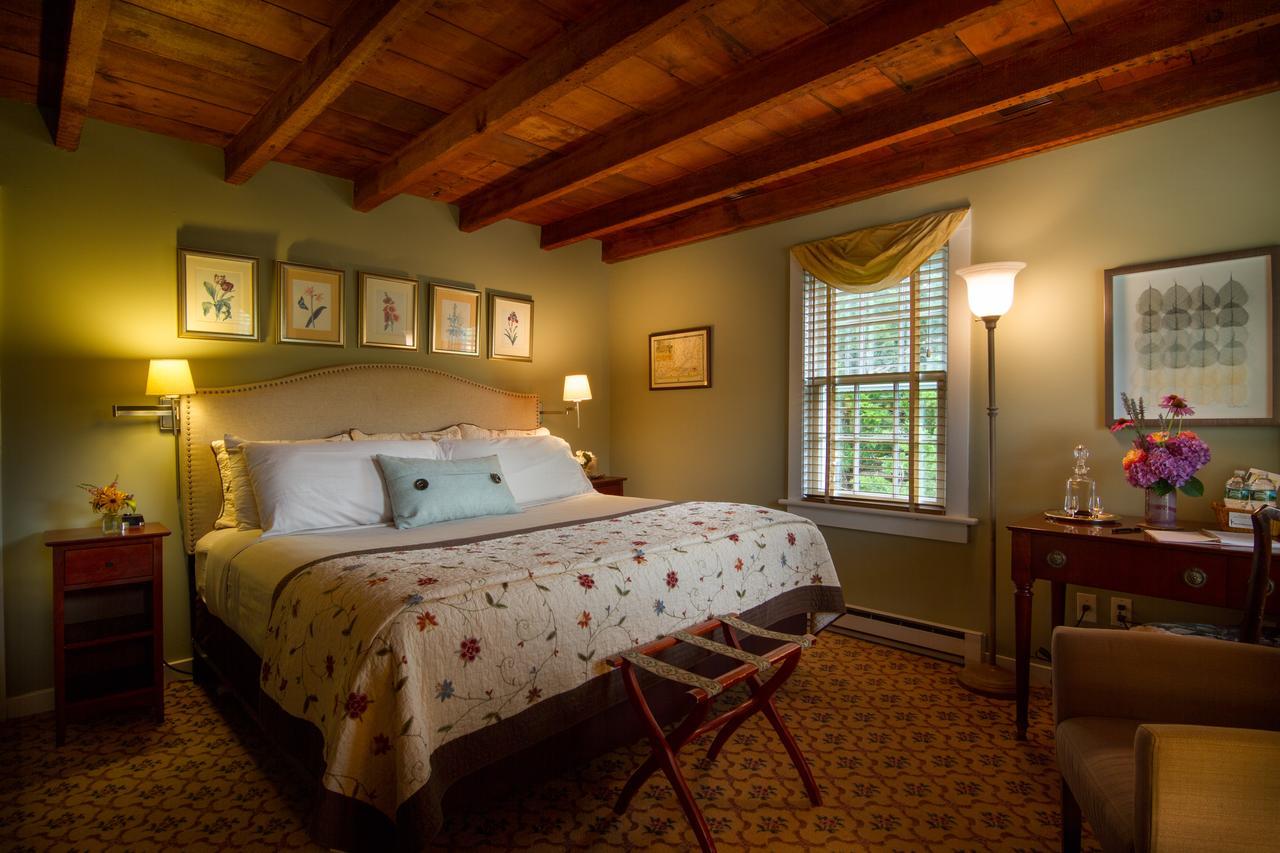 A Butlers Manor Bed & Breakfast Southampton Exterior photo