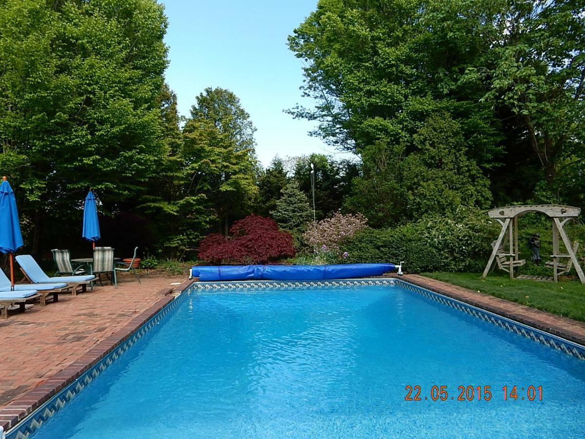A Butlers Manor Bed & Breakfast Southampton Exterior photo